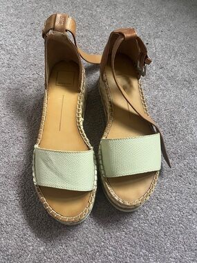 Dolce Vita Wedge Espadrille Sandals in white and Tan